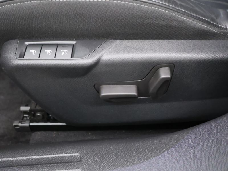 Peugeot 2008 1,2 PT114kW CZ GT-line - fotka 16 z 40