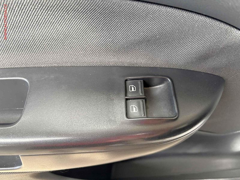 Škoda Octavia (2009) 1.9 TDi, ČR, AC - fotka 12 z 13