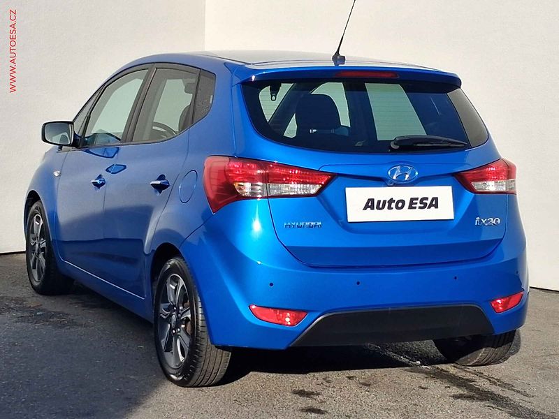 Hyundai ix20 (2018) 1.6i, Trend, navi, +kola - fotka 6 z 17