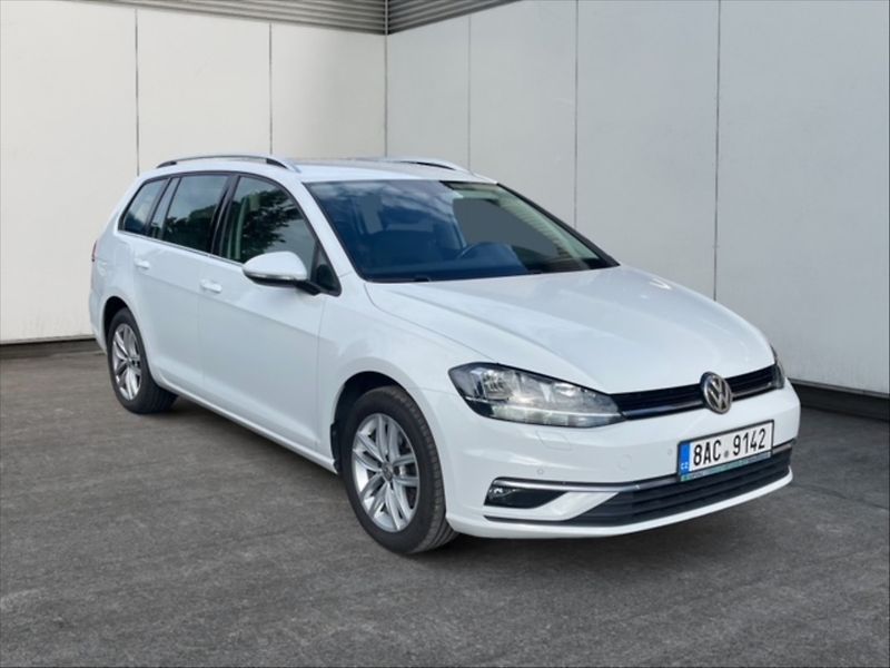 Volkswagen Golf 1,5 TSI Evo Highline - fotka 1 z 11
