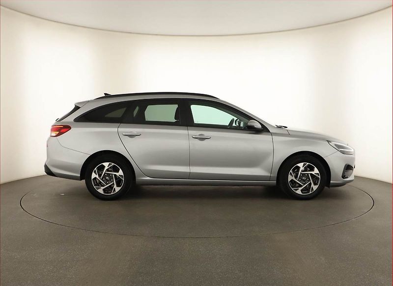 Hyundai i30 (2025) Smart 1.5 DPI, ČR,1.maj - fotka 6 z 15