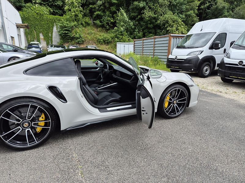 Porsche 911 TURBO S 478kw  - fotka 15 z 41