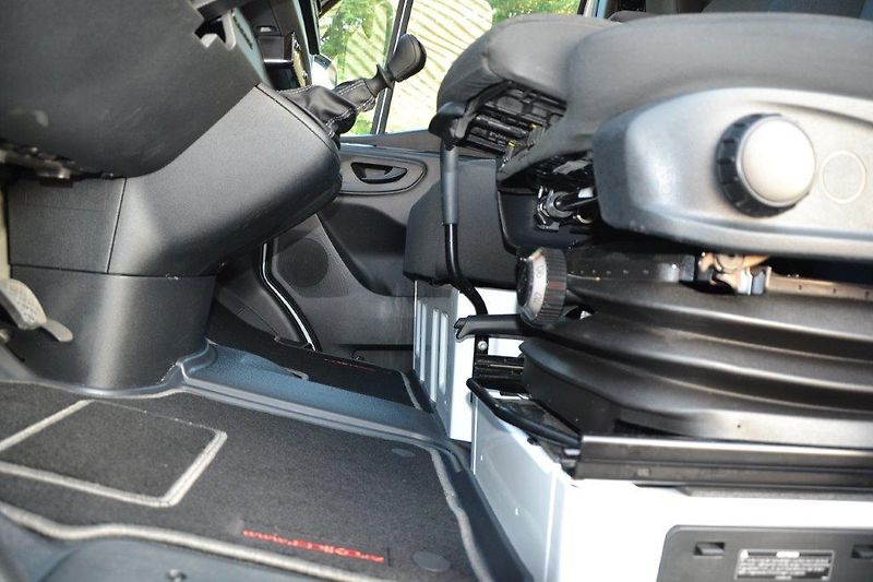 Mercedes-Benz Sprinter 317 hydr. čelo velká výbava  - fotka 8 z 51