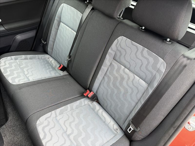 Škoda Fabia II 1.4 Ambiente - fotka 14 z 17
