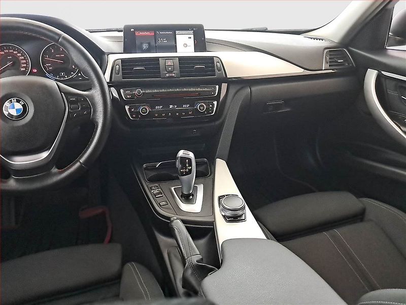 BMW Řada 3 (2017) Sport Line 320 d, Automat - fotka 8 z 18