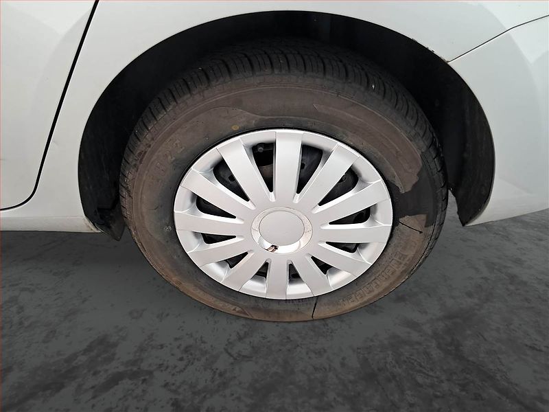 Škoda Fabia (2015) 1.4 TDI, Serv.kniha - fotka 14 z 15