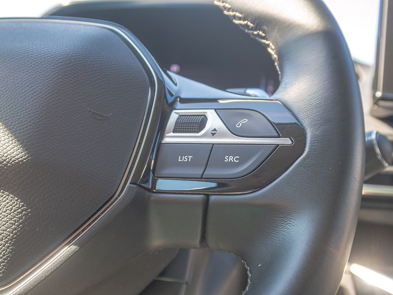 Peugeot 3008 (2021) ČR 1.2T 96KW LED – CEBIA - fotka 20 z 57