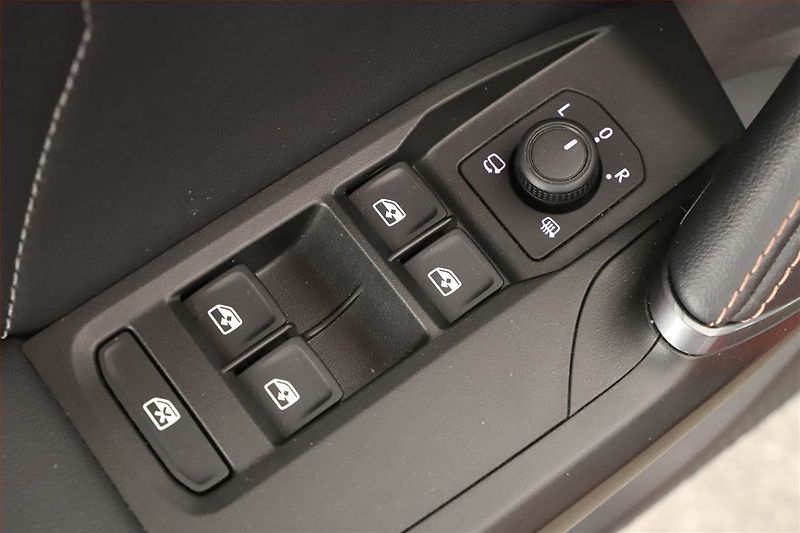 Cupra Formentor (2024) 1.5 TSI - fotka 9 z 20