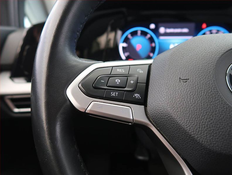Volkswagen Golf (2023) Life 2.0 TDI, Automat - fotka 16 z 23