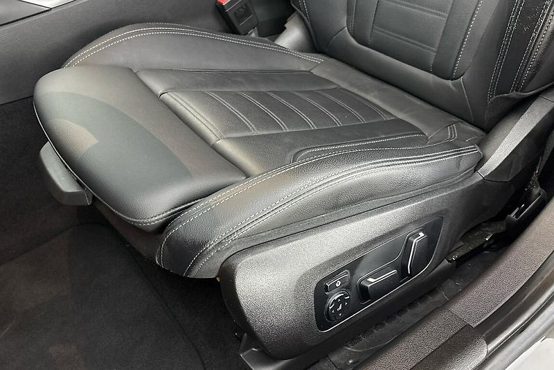 BMW Řada 3 řady 3 | 320d xDrive - fotka 14 z 26