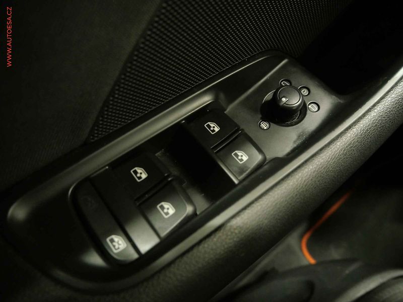 Audi A3 (2014) 2.0TDi, LED, navi, park.asist - fotka 14 z 23