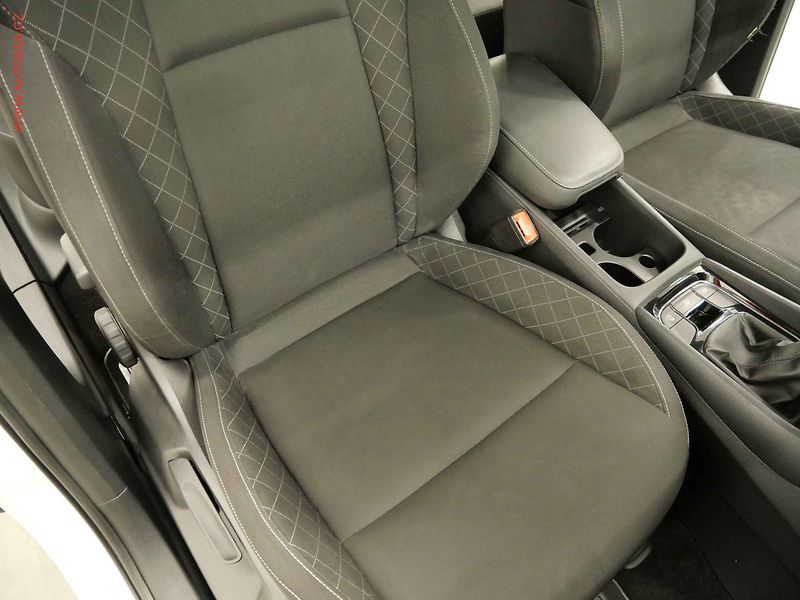 Škoda Karoq (2018) 1.6 TDi, Ambition, LED, navi - fotka 11 z 22