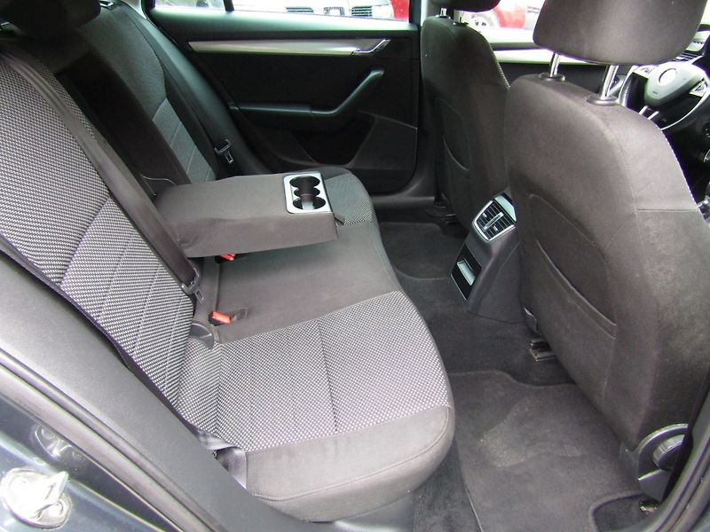 Škoda Octavia (2016) 1.6 TDI 81kW   VÝHŘEVY - fotka 26 z 41