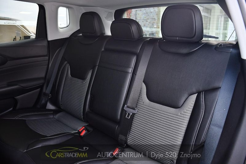 Jeep Compass 1.5l GSE T4 48V e-Hybrid - fotka 14 z 50