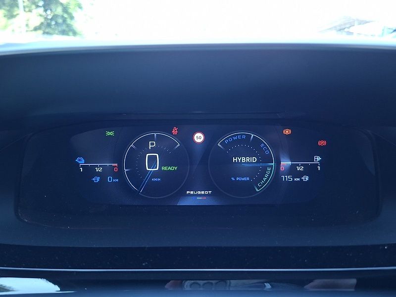 Peugeot 408 GT Plug-in HYBRID 225k e-EAT8 - fotka 17 z 32