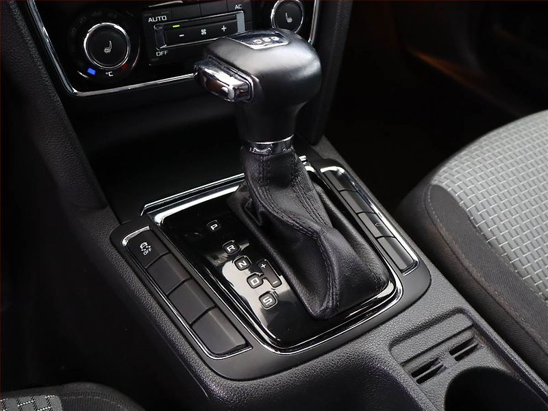 Škoda Superb (2011) Ambition 2.0 TDI, Automat - fotka 11 z 17