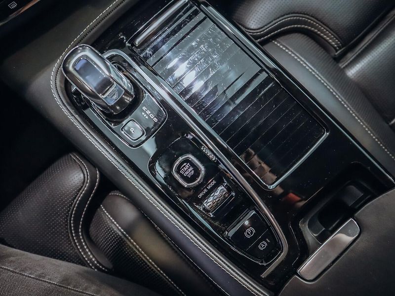 Volvo V90 2.0 T8 AWD - Inscription TOP - fotka 23 z 29