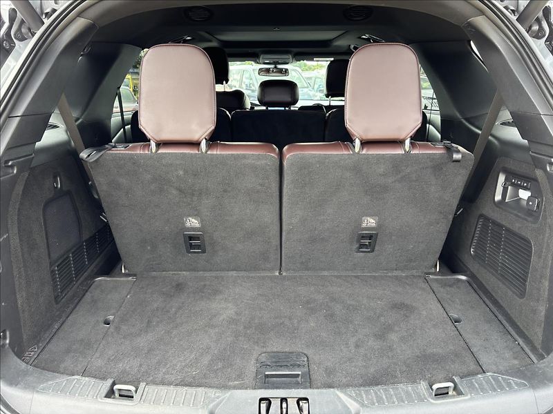 Ford Explorer 3,0 V6 PHEV Platinum AWD 7Míst - fotka 17 z 65
