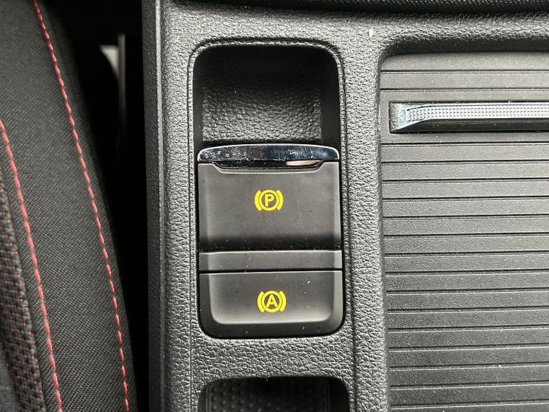 Škoda Octavia 2.0 TDI RS - fotka 18 z 33