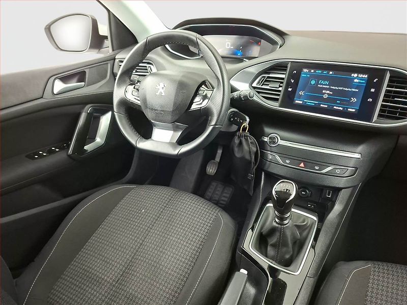 Peugeot 308 (2021) 1.5 BlueHDi, Tempomat - fotka 7 z 19