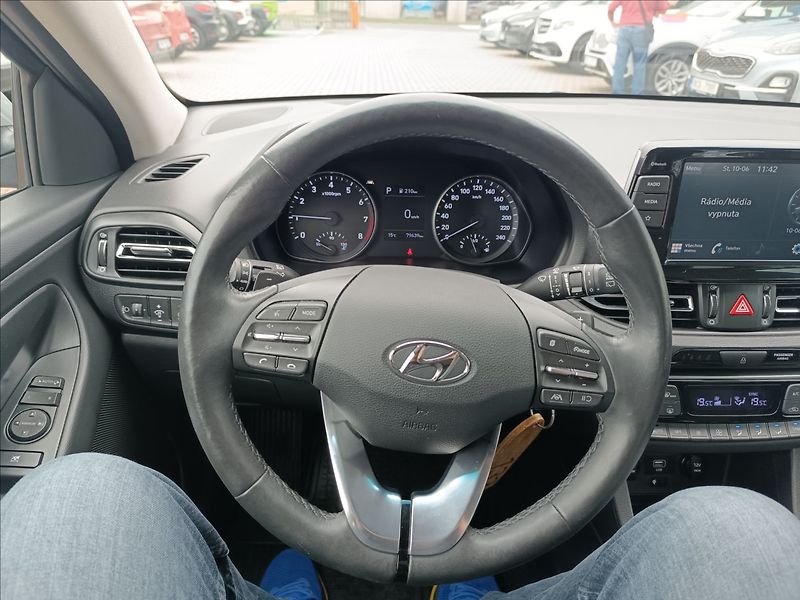 Hyundai i30 1,0 T-GDi DCT Smart - fotka 10 z 22