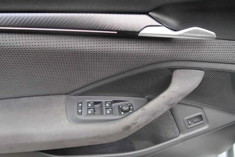 Škoda Superb (2025) Combi SportLine 2,0 TSi/195 kW - fotka 16 z 32