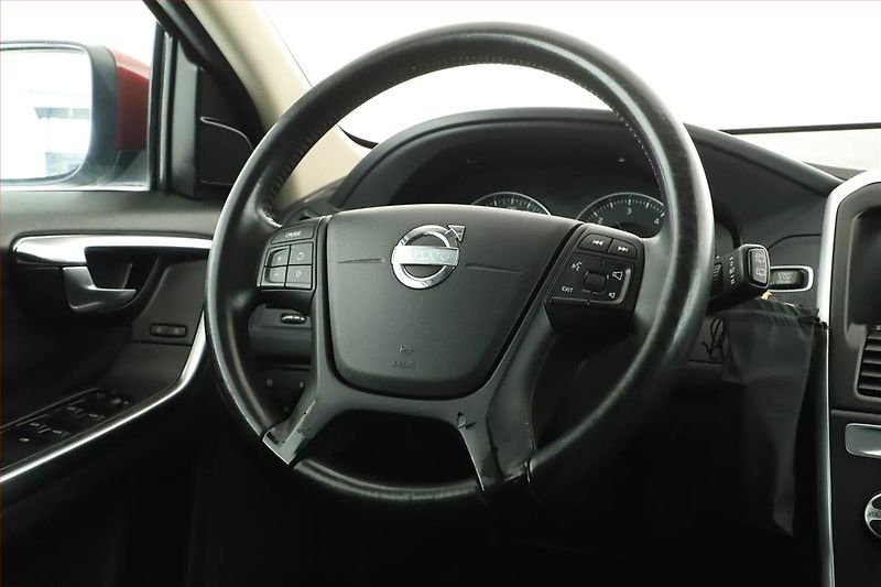 Volvo XC60 (2013) D4, Automat, Navi, Tempomat - fotka 15 z 16