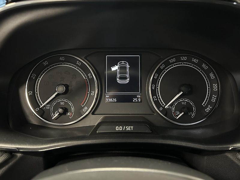 Škoda Fabia (2022) 1.0TSi DSG Style LED SmartLink - fotka 7 z 28