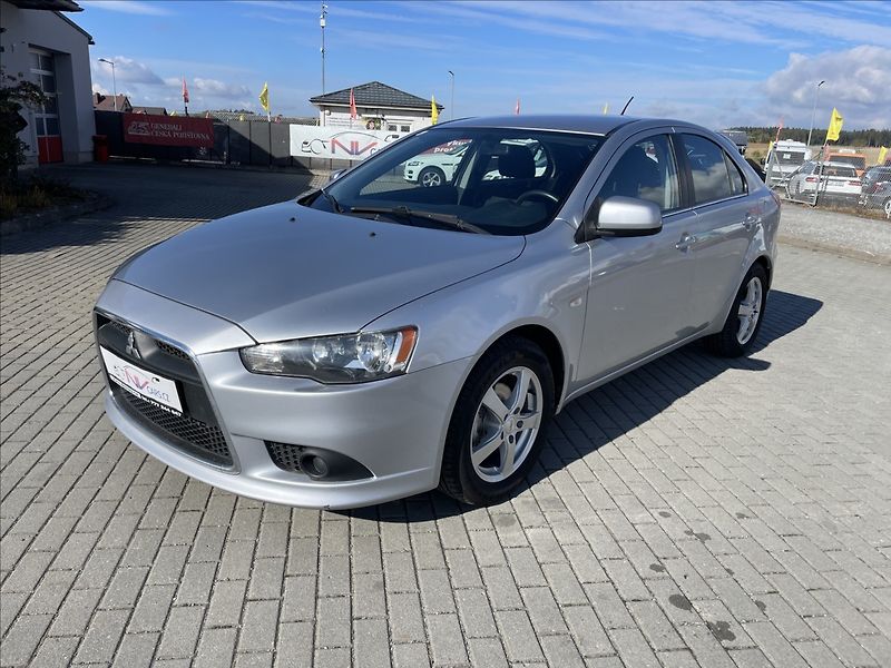 Mitsubishi Lancer 1,6 i 86kw Invite Klima Tažné - fotka 1 z 33