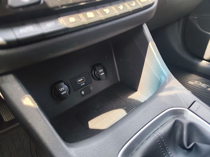 Hyundai i30 1.5 T-GDI/117kW Smart Navi - fotka 21 z 38