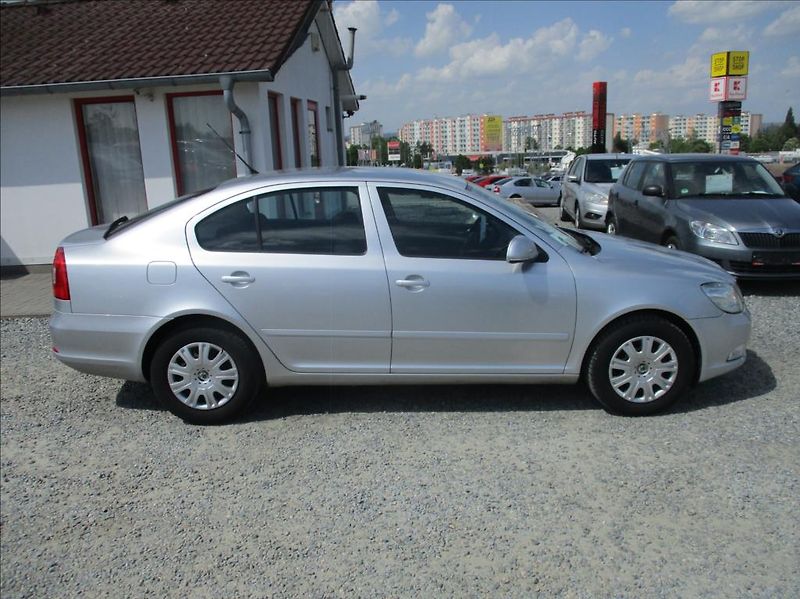Škoda Octavia 1,4 i, klima,serv.kniha, - fotka 4 z 30