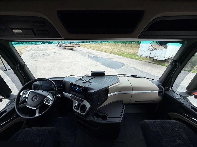 Mercedes-Benz Actros (2020) 2542 6x2 shrnovačka EURO 6 - fotka 13 z 18
