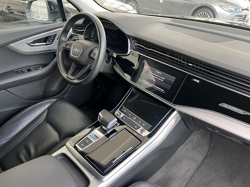 Audi Q7 S-line  45TDI 170kW - fotka 22 z 22