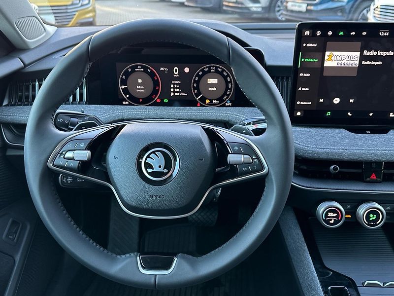 Škoda Superb Combi Selection 4x4 2.0 TDI 14 - fotka 16 z 17