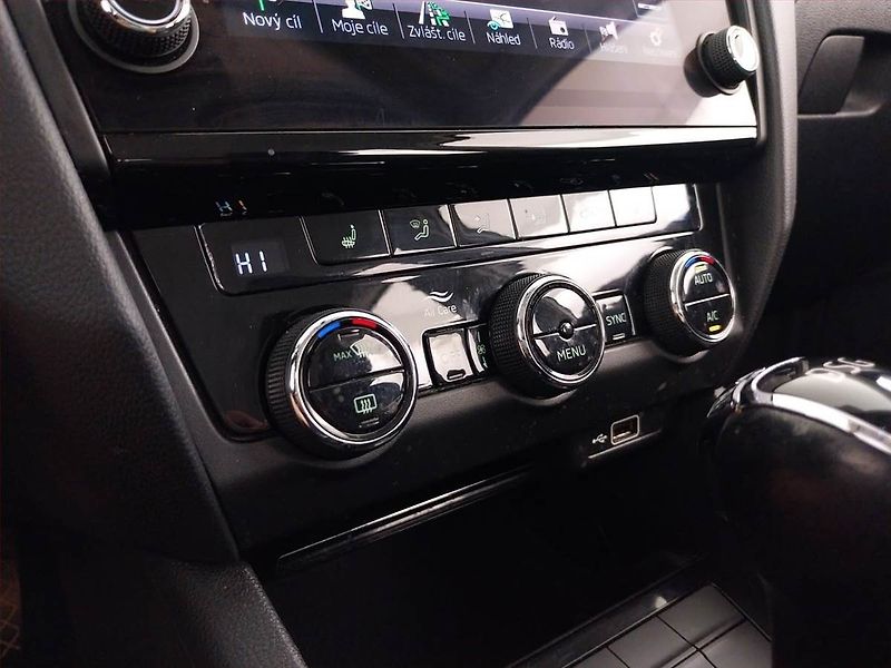 Škoda Octavia (2018) Style 1.6 TDI, Automat, Navi - fotka 18 z 22