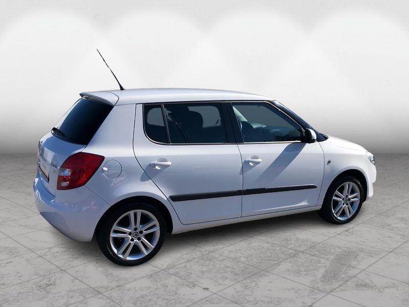 Škoda Fabia 1.2 TSi Ambiente - fotka 2 z 27