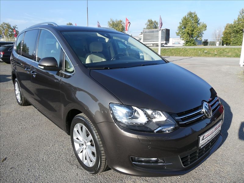 Volkswagen Sharan 2,0 TDi HIGHLINE, rezervace - fotka 1 z 50