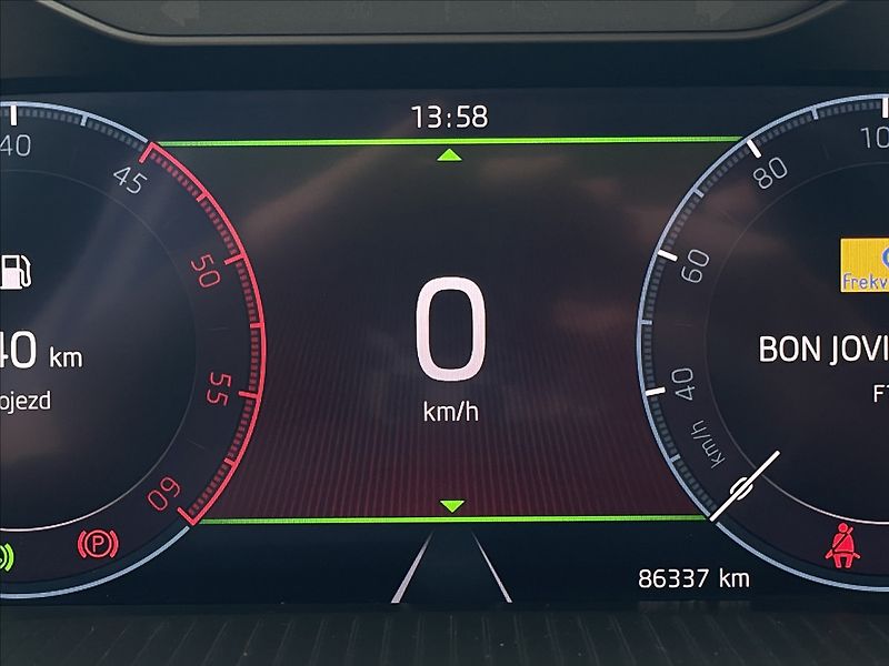 Škoda Octavia 2,0 TDI 4x4 DSG Ambition TAŽNÉ - fotka 10 z 23