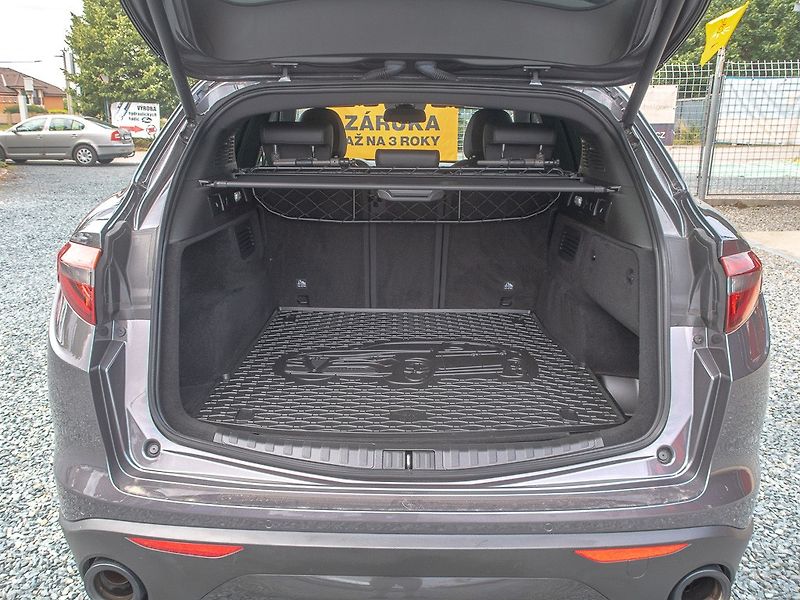 Alfa Romeo Stelvio (2023) 2.0T Q4 MAT - NAVI - fotka 51 z 62