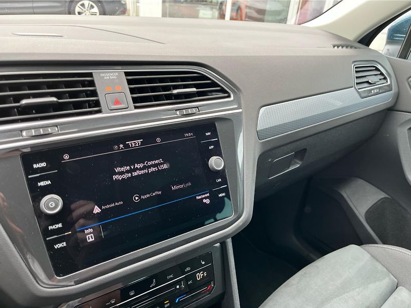 Volkswagen Tiguan Life 2.0 TDI 110 kW DSG - fotka 18 z 30