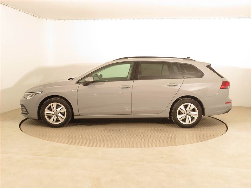 Volkswagen Golf (2023) 2.0 TDI, Navi, Tempomat - fotka 3 z 16