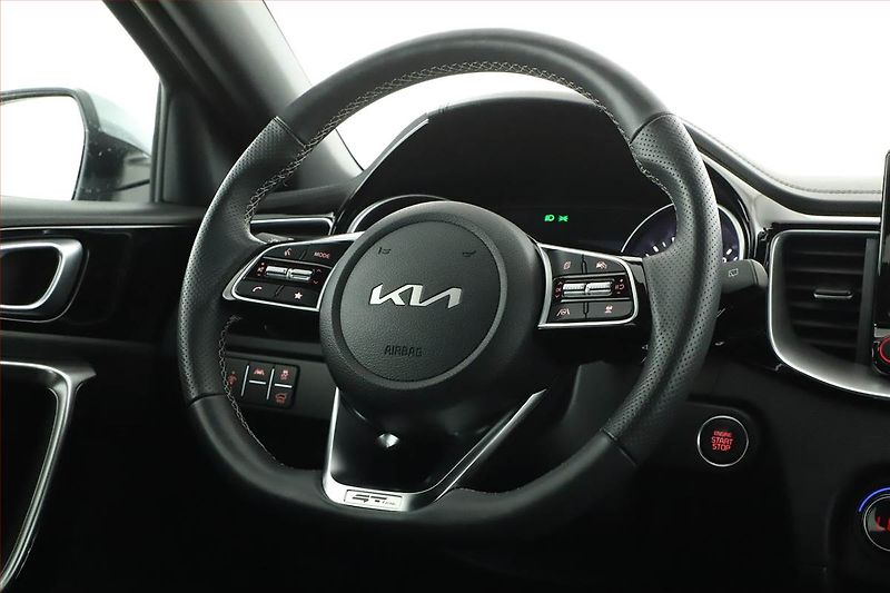 Kia Ceed (2025) 1.5 T-GDI, GT LINE, AUTOMAT - fotka 19 z 20