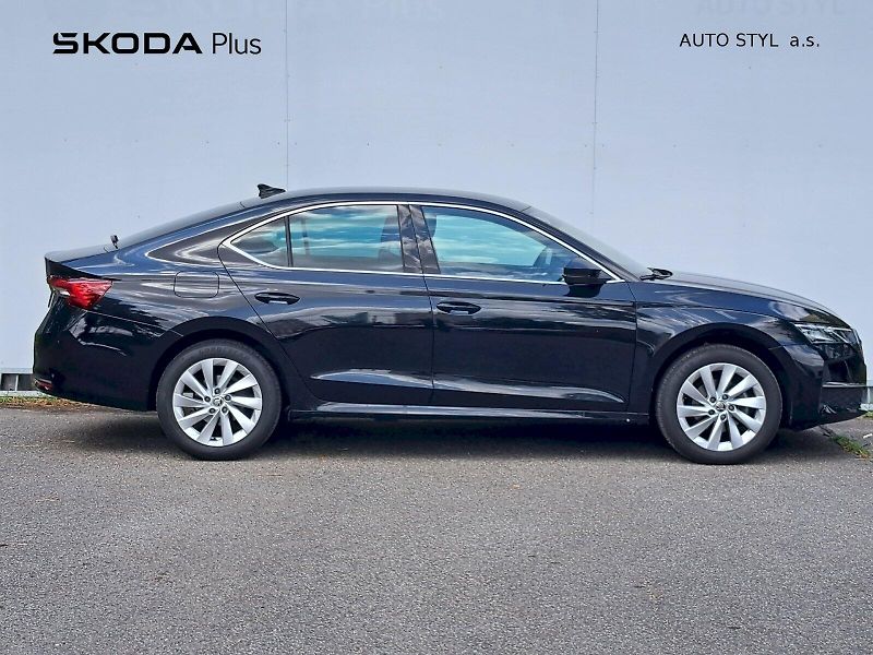 Škoda Octavia (2024) Top Selection 1,5 TSI 110 kW - fotka 7 z 23