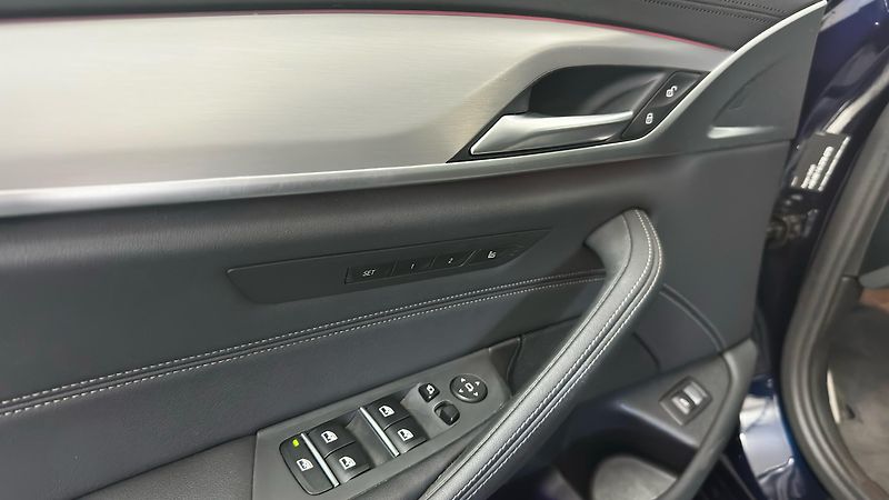 BMW Řada 5 540XD, maximální výbava! - fotka 35 z 62