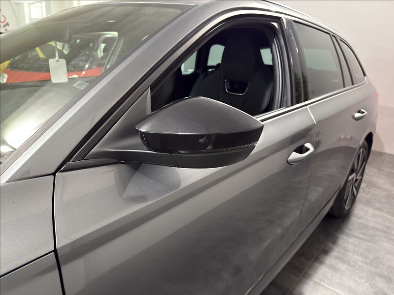 Škoda Octavia 2,0   TDI DSG REZERVACE - fotka 26 z 29