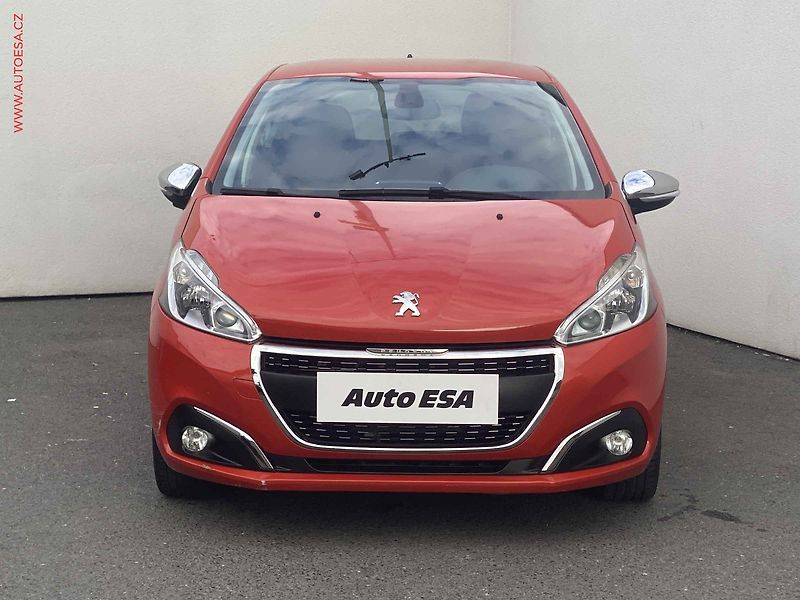 Peugeot 208 (2018) 1.2 PT, Style, kamera - fotka 2 z 15