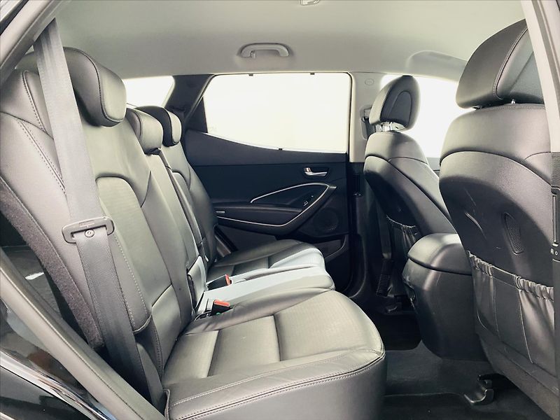 Hyundai Santa Fe 2,2 CRDi 145kW Style 4x4 - fotka 7 z 27