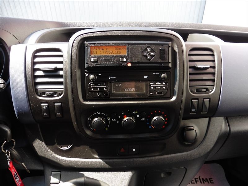 Opel Vivaro 1,6 CDTI BITurbo 125 L1H1 - fotka 13 z 14