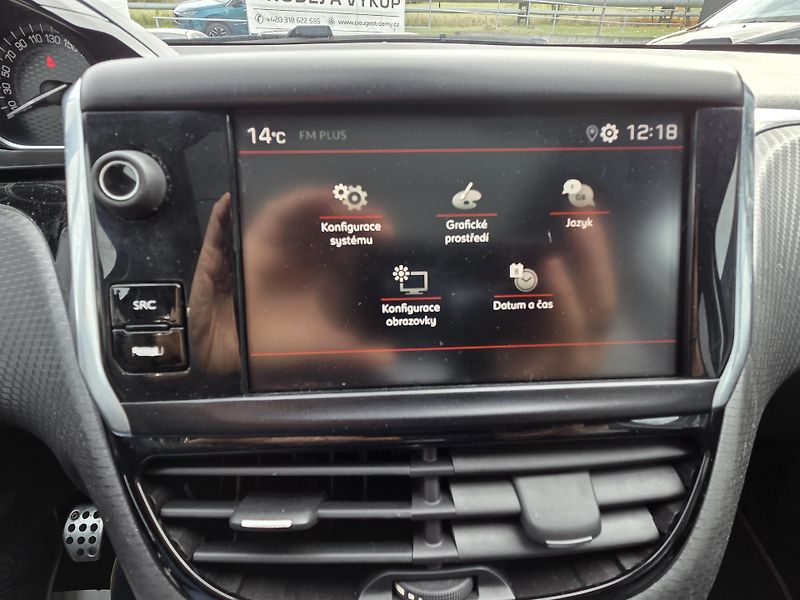 Peugeot 2008 (2019) 1.2 PT 130 GT line MAN 6 - fotka 19 z 30