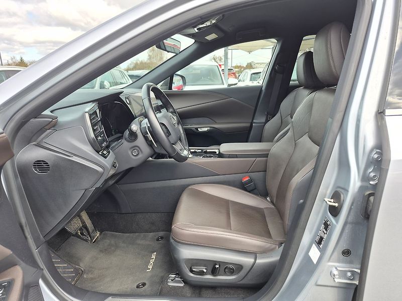 Lexus RX 350 2.5 HEV E-Four Executive Plus - fotka 6 z 21